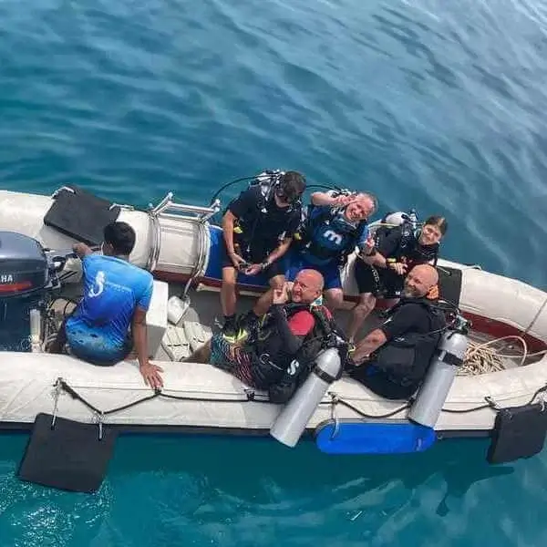 Dive Academy Phuket - Boat Day Trips Ready to Board Dive Academy Phuket - Boat Day Trips Ready to Board