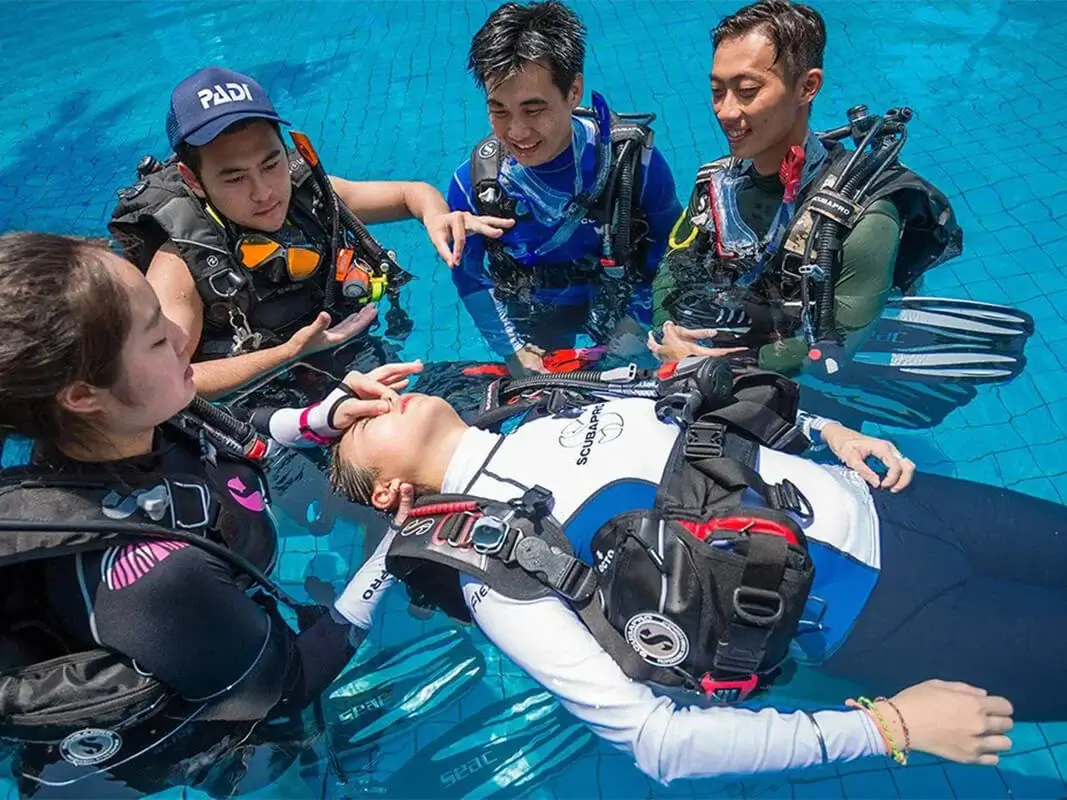 Dive Academy Phuket - PADI Emergency First response Instructor (EFRI) Thumbnail Dive Academy Phuket - PADI Emergency First response Instructor (EFRI) Thumbnail