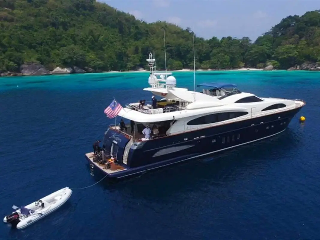 Dive Academy Phuket - Yacht Charter 02 Dive Academy Phuket - Yacht Charter 02