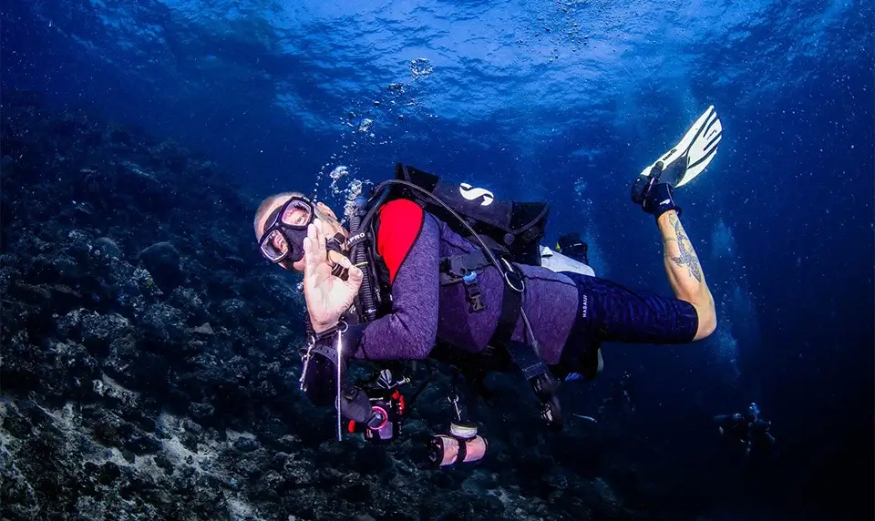 Dive Academy Phuket - About us Tommy Dive Academy Phuket - About us Tommy
